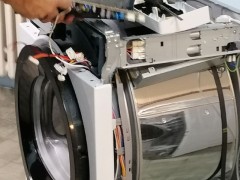 Kada se vrti bubanj mašina škripi